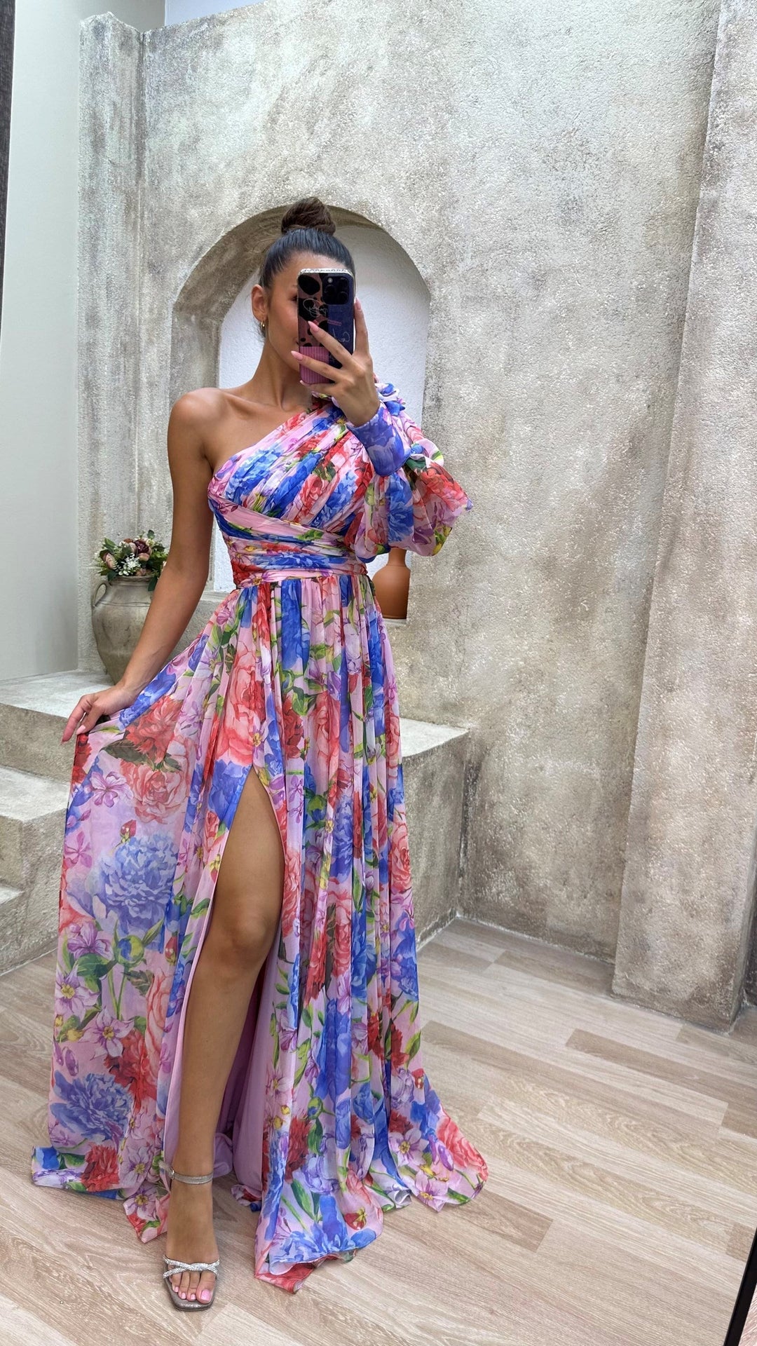Audrey - Stunning Flowing Gown