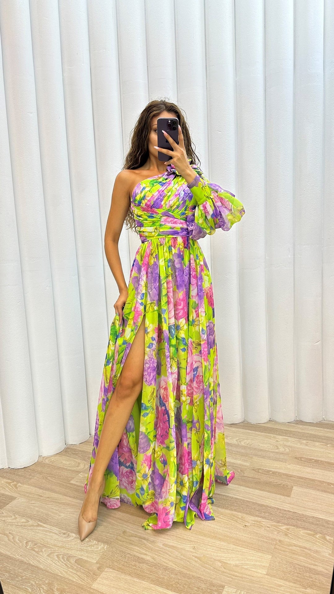 Audrey - Stunning Flowing Gown