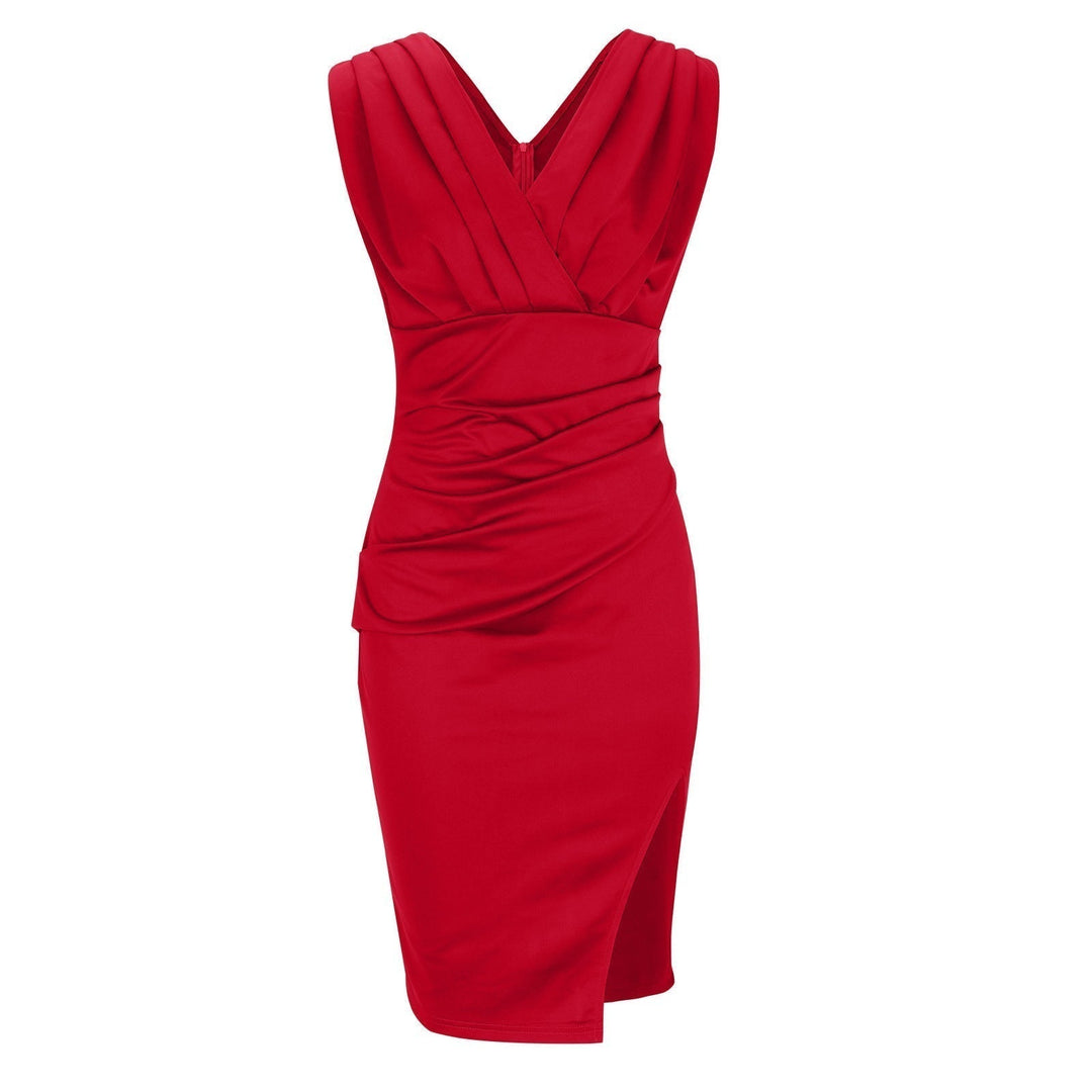 Fresia - Elegant Fitted Dress with V-Neckline
