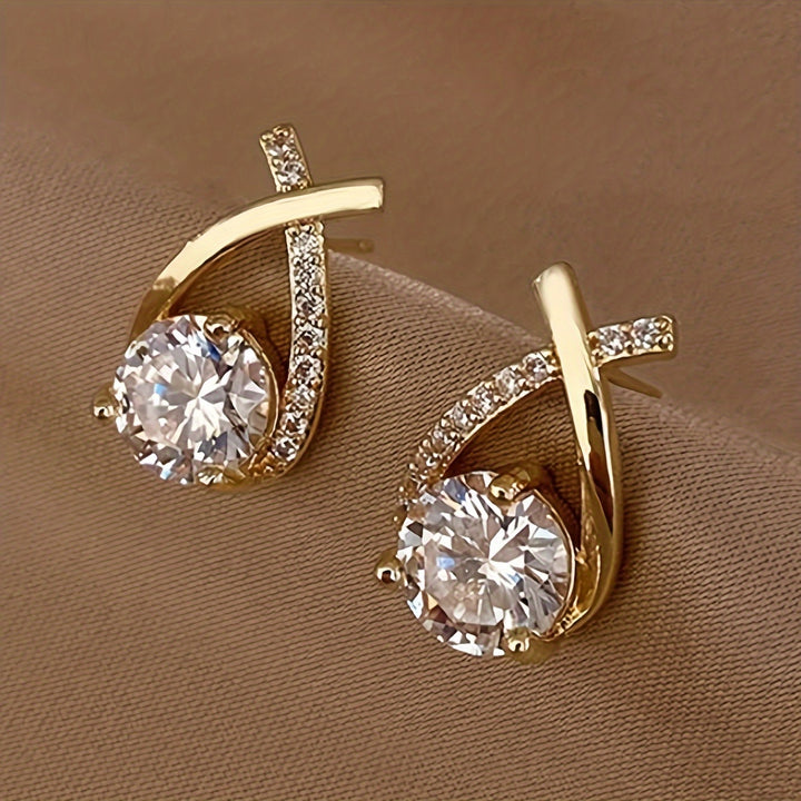 A Pair of Luxurious And Stylish Twist Waterdrop Cubic Earrings for Adornment.