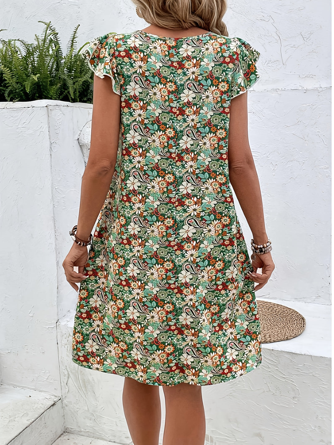 Celeste – Elegant Floral V-Neck Midi Dress