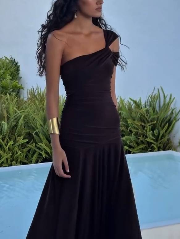 Natalia - Off-shoulder Slim-Fit Maxi Dress
