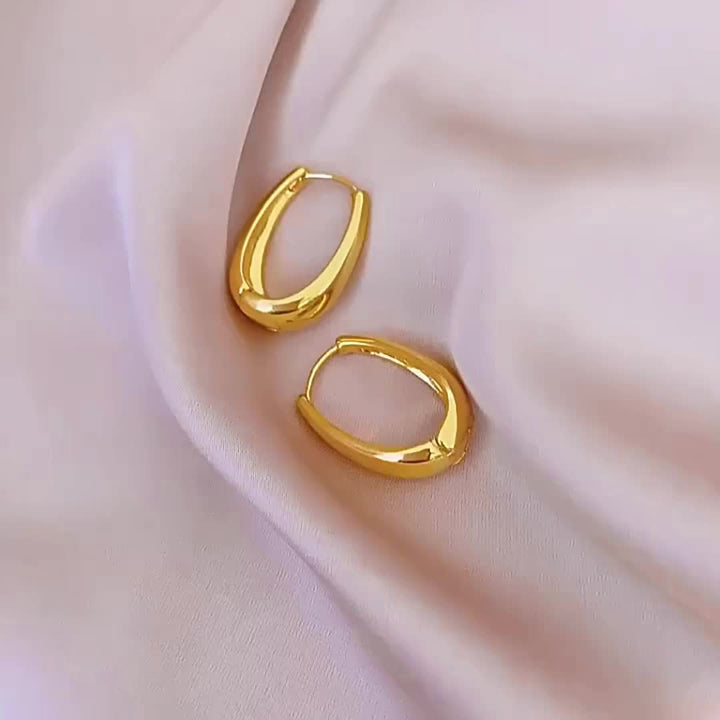 Isla – Vintage Golden Hoop Earrings