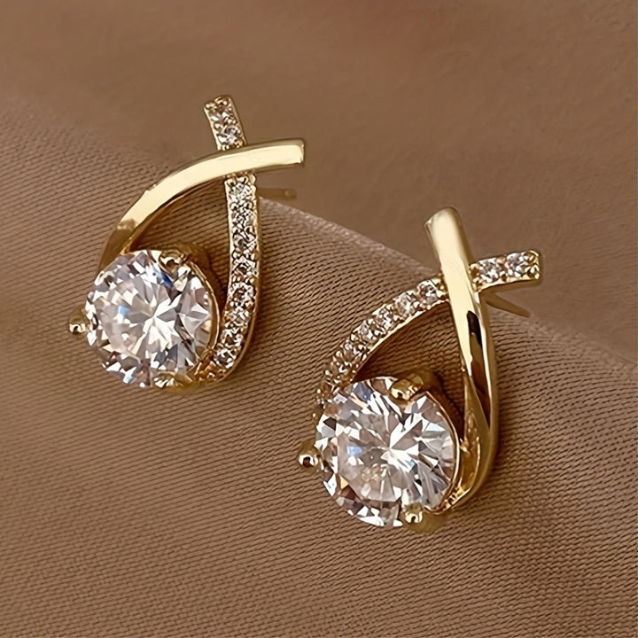 A Pair of Luxurious And Stylish Twist Waterdrop Cubic Earrings for Adornment.