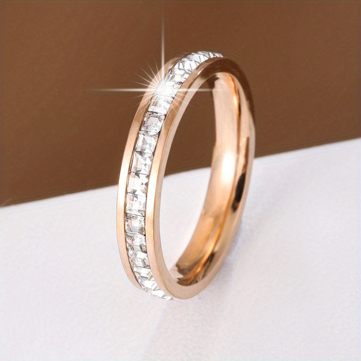 Ava – Minimalist Square Zirconia Ring