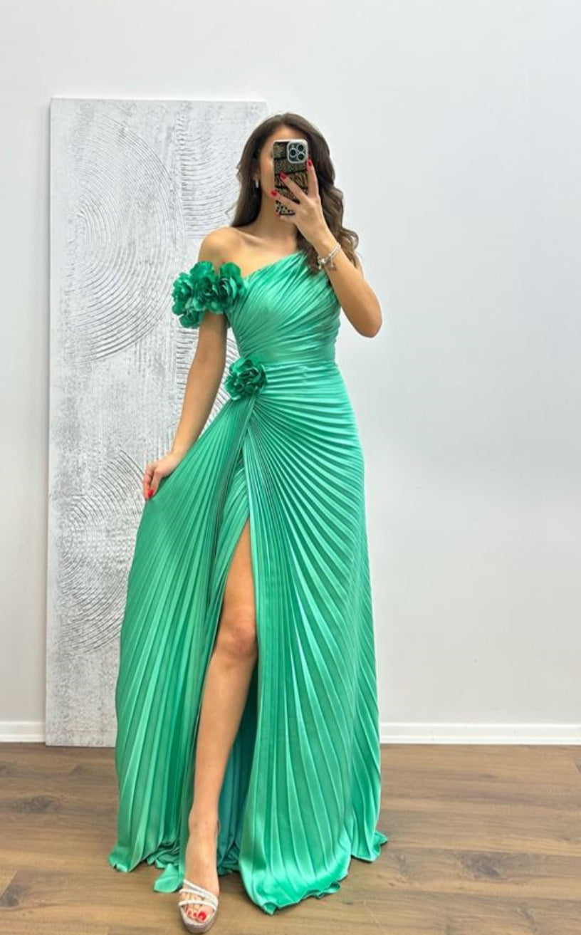 Emma - Stunning Flowing Gown