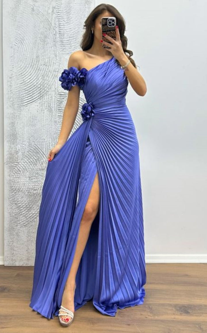 Emma - Stunning Flowing Gown