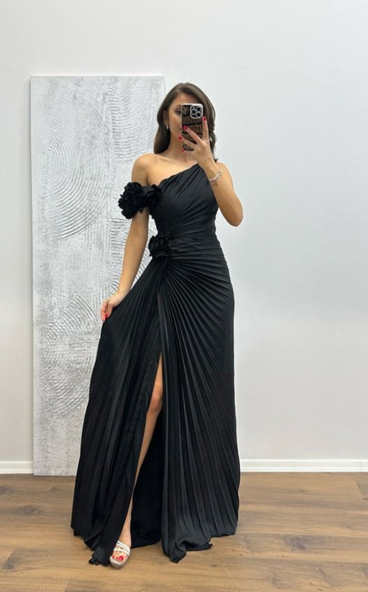Emma - Stunning Flowing Gown