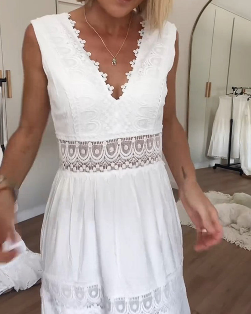 Kim - Lace V-Neck Dress (Almost sold out)