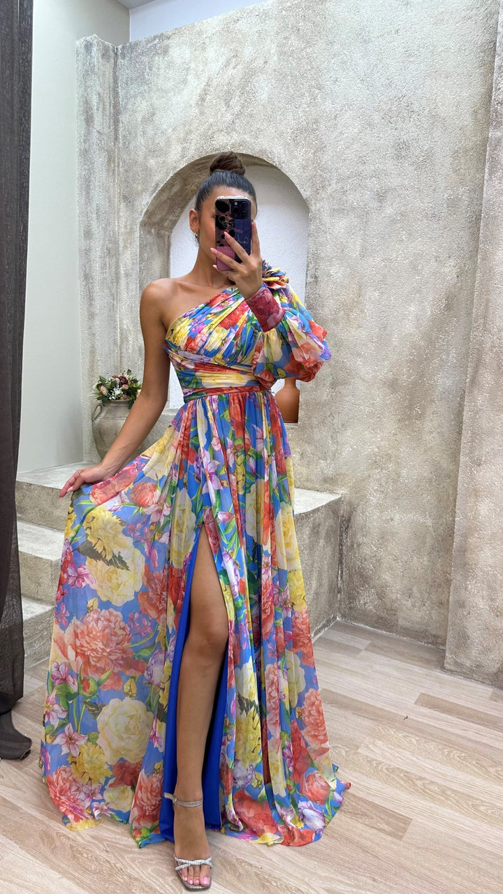 Audrey | Stunning Flowing Gown