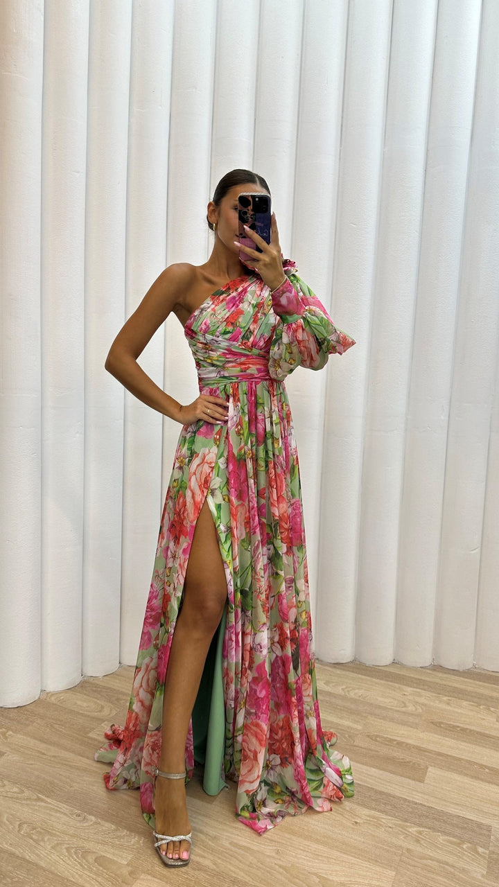 Audrey | Stunning Flowing Gown