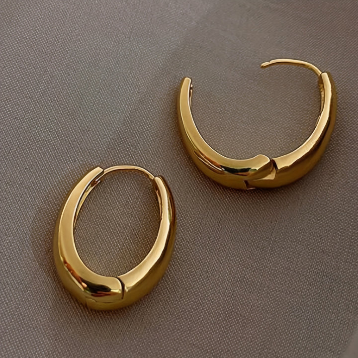 Isla – Vintage Golden Hoop Earrings