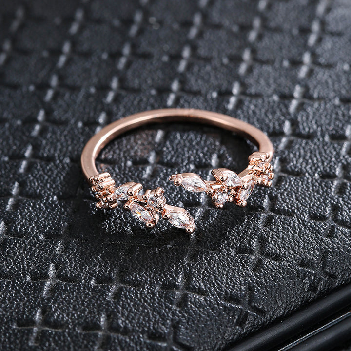Sylvia – Elegant Leaf Design Ring