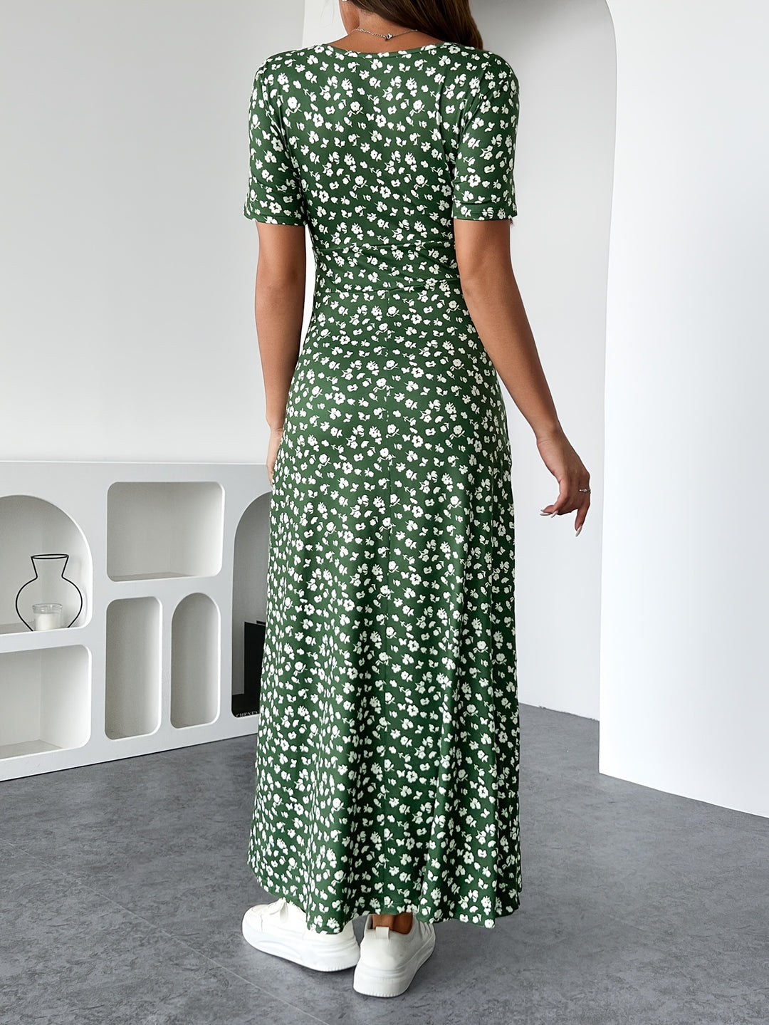 Lucia - The Elegant Floral Knit Dress