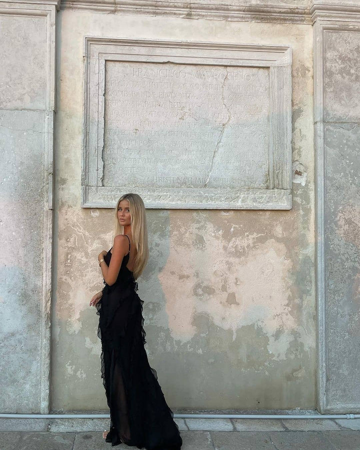 Vivienne - Graceful Backless Maxi Dress