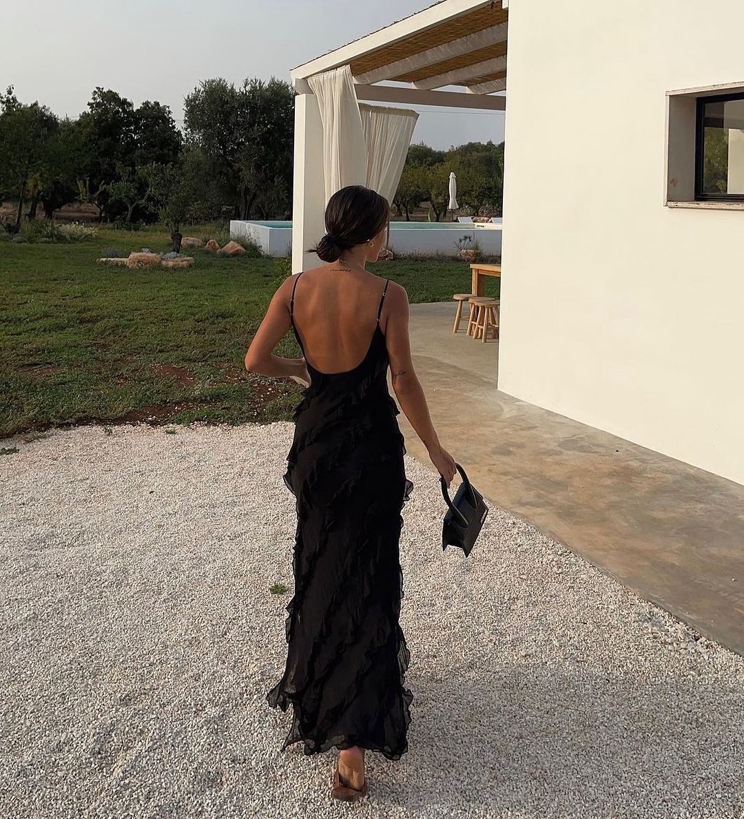 Vivienne - Graceful Backless Maxi Dress
