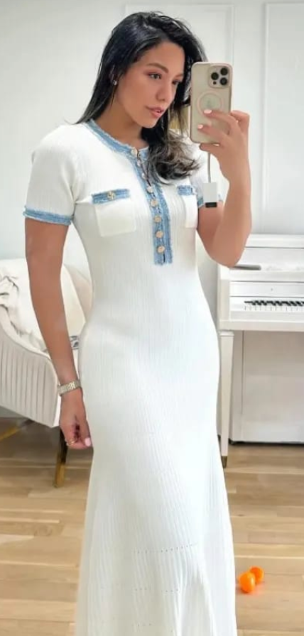 Adriana - Elegant Pleated Knit Maxi Dress