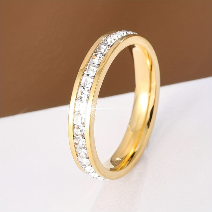 Ava – Minimalist Square Zirconia Ring