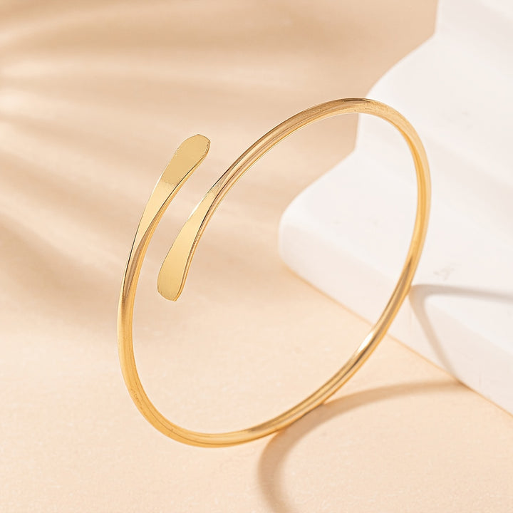 Sophia – Timeless Golden Open Bangle