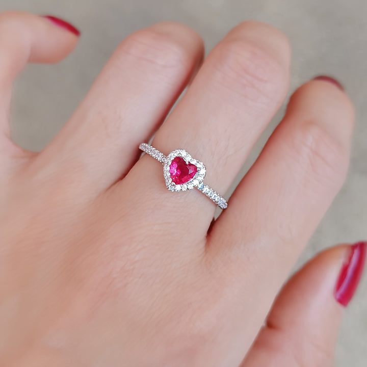 Amara – Chic Pink Heart Ring