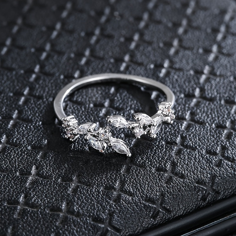 Sylvia – Elegant Leaf Design Ring