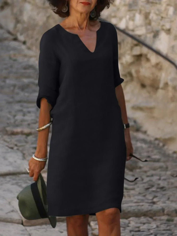 Suzan - Elegant dress with V-neckline